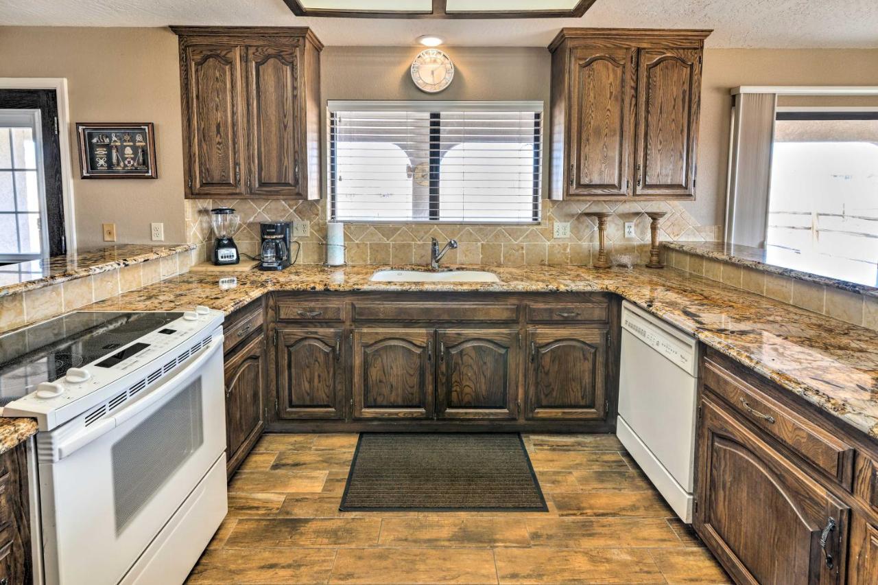 Bullhead City Home With Private Pool, Hot Tub And View 외부 사진