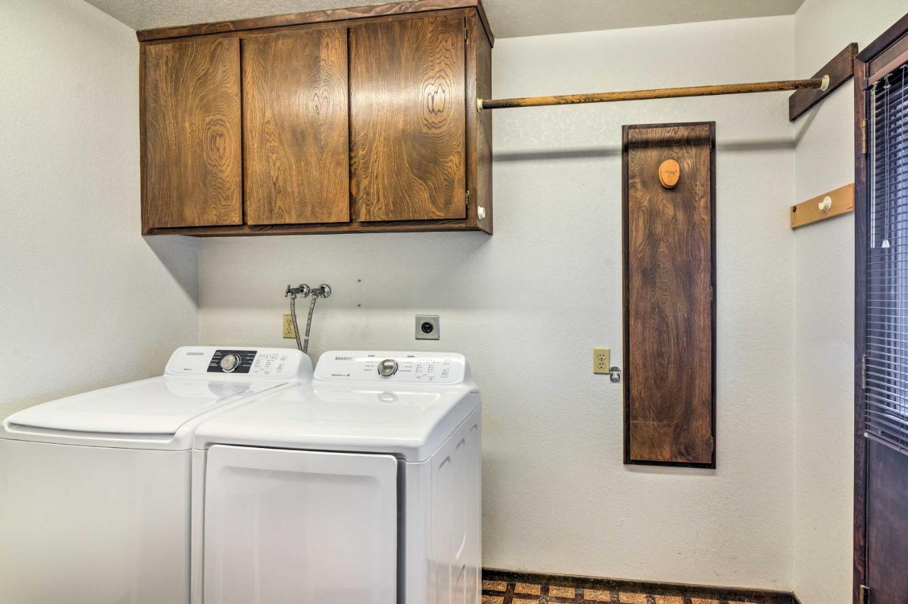 Bullhead City Home With Private Pool, Hot Tub And View 외부 사진